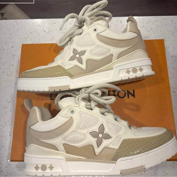 LV sneakers beige - Picture 2 of 5
